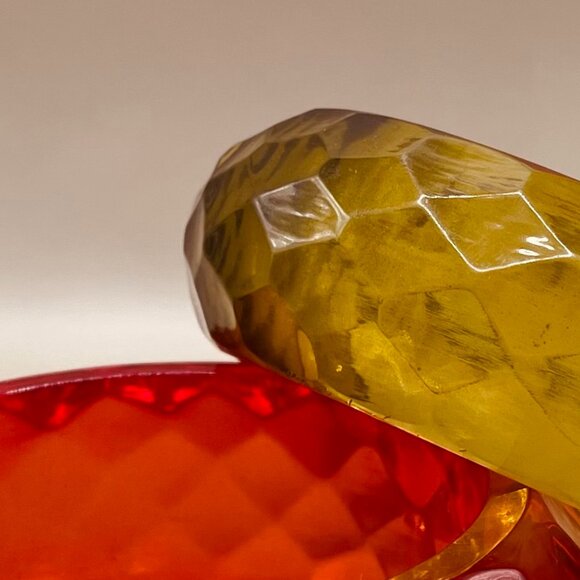 Rich Olive Green Faceted Acrylic Bracelet - Picture 9 of 16